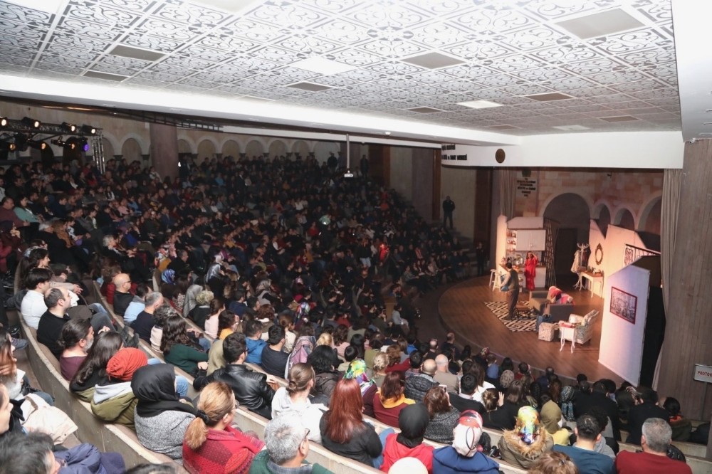 Nevşehir’de tiyatro geceleri devam ediyor 