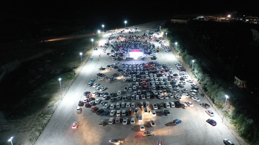 Nevşehir’de yüzlerce araç “Arabalı Sinema Günleri” nde buluştu 