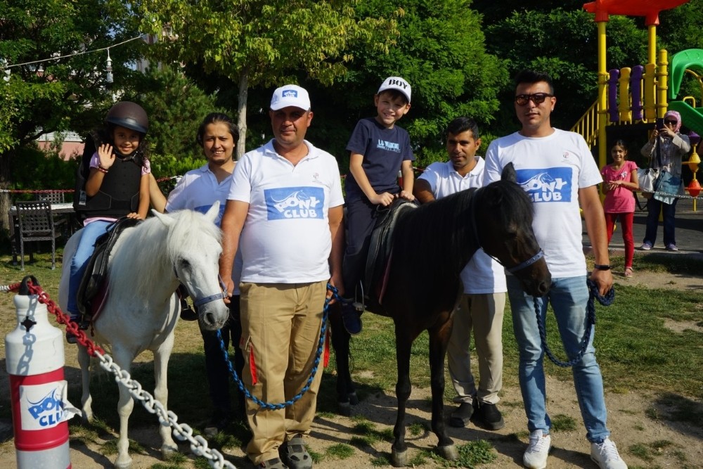Nevşehirli çocuklar pony atlarla buluştu 