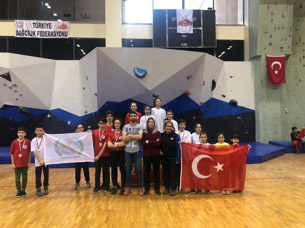 Nevşehirli sporcular Isparta’dan 10 madalya ile döndü 