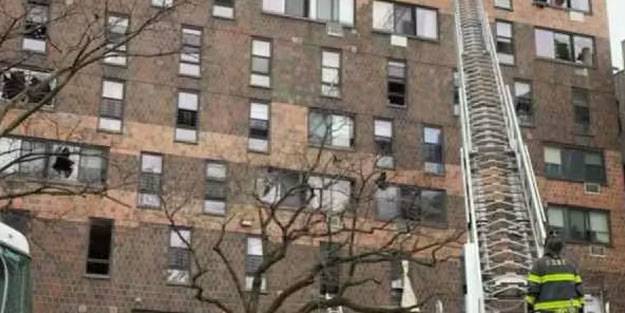 New York'ta 19 katlı apartmanda yangın: 54 yaralı