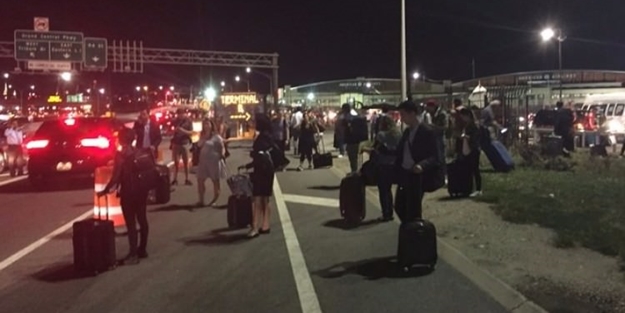 New York'ta alarm verildi: Havalimanı boşaltılıyor