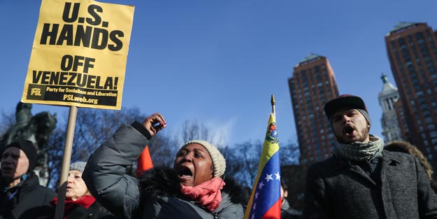 New York'ta Maduro'ya destek gösterisi! 'ABD elllerini Venezuela'dan çek'