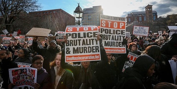 New York'ta polis şiddeti protesto edildi