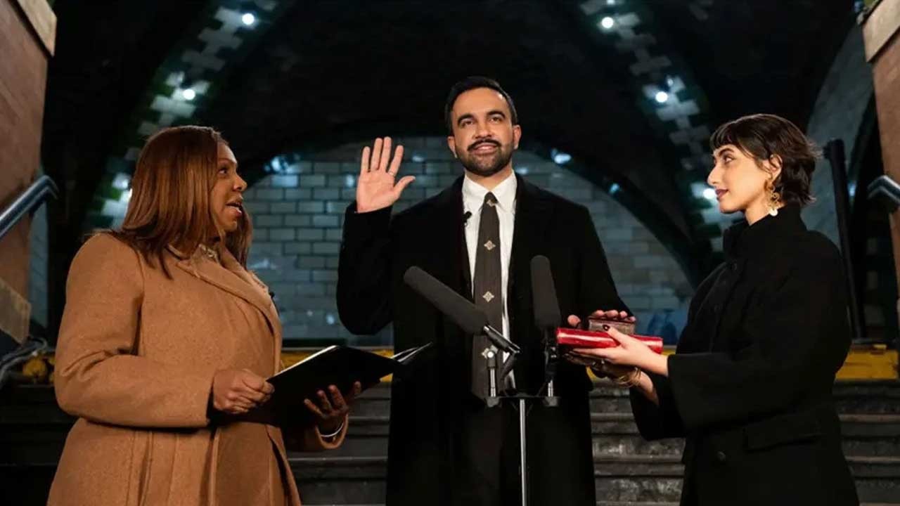 New York'un ilk Müslüman Belediye Başkanı olmuştu! Mamdani'nin el bastığı Kur'an-ı Kerim'de Osmanlı detayı