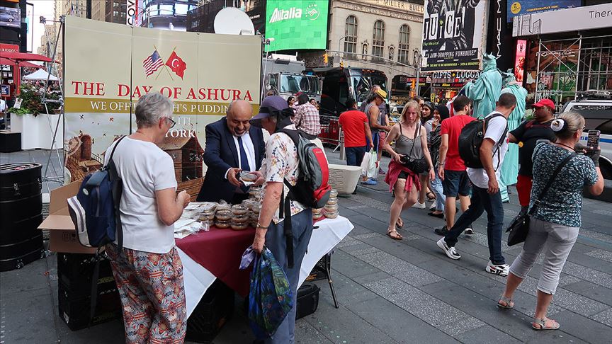 New York'un Times Meydanı'nda aşure ikramı
