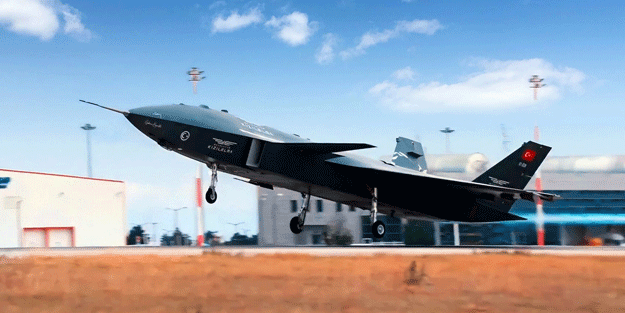 Newsweek Kızıl Elma’yı mercek altına aldı! Savaş Uçağını Başarıyla Uçurdu