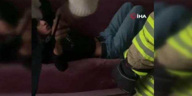 Neye uğradığını şaşırdı... Uyuyakalan gence itfaiye sürprizi