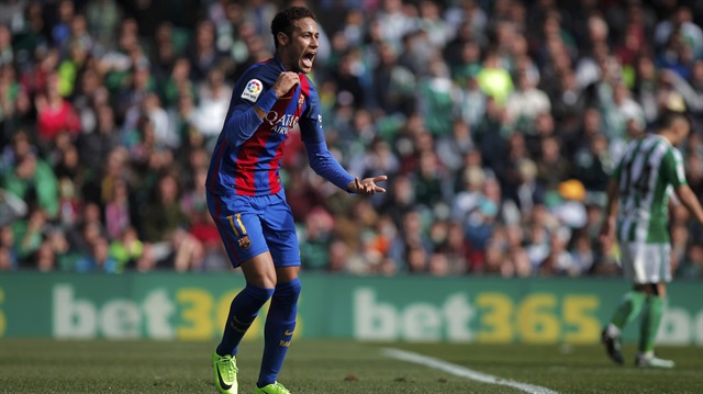 Neymar hakeme tepki gösterdi
