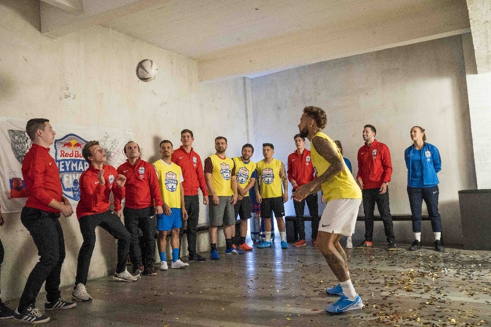 Neymar Jr, yetenekleri aramaya devam ediyor 