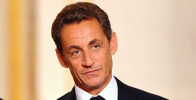 Nicolas Sarkozy cumhurbaşkanlığına adaylığını açıkladı