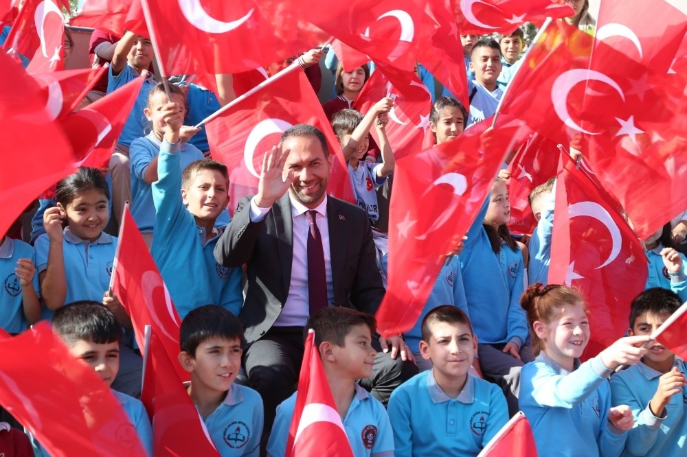 Niğde Belediye Başkanı Emrah Başkan Özdemir’den 23 Nisan Mesajı 