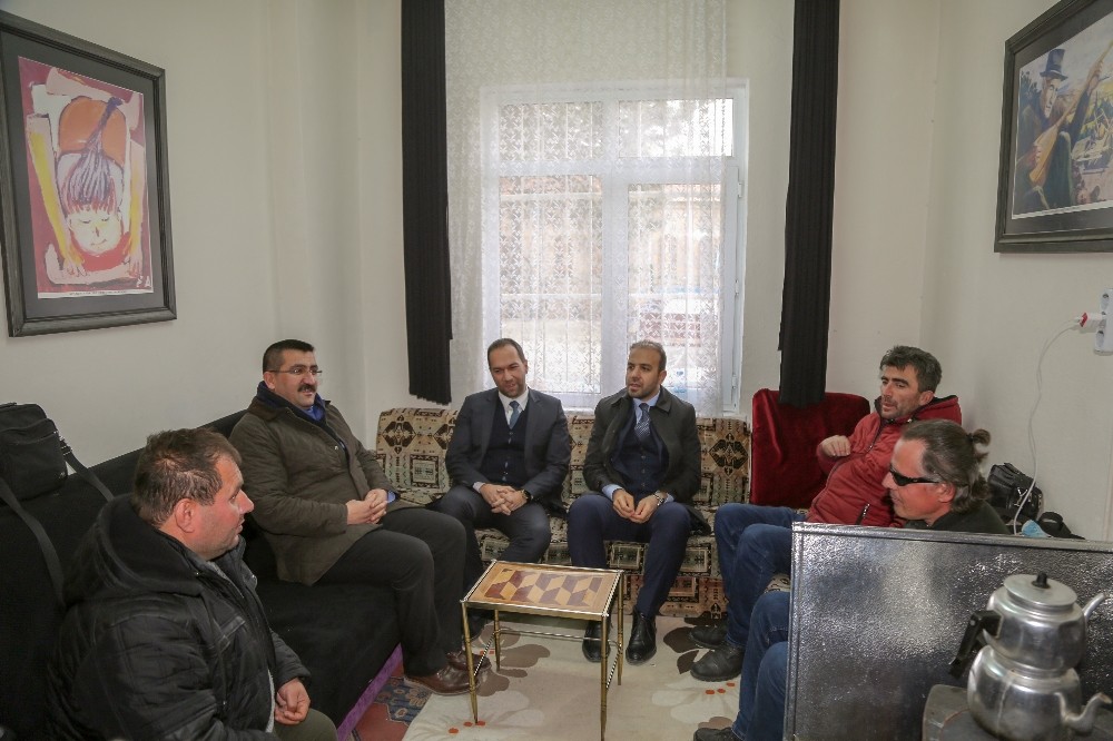 Niğde Belediye Başkanı Emrah Özdemir Görme Engellileri Ziyaret Etti 