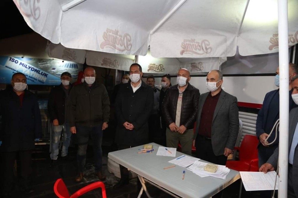 Niğde Belediye Başkanı Özdemir ve Meclis üyeleri kan bağışladı 