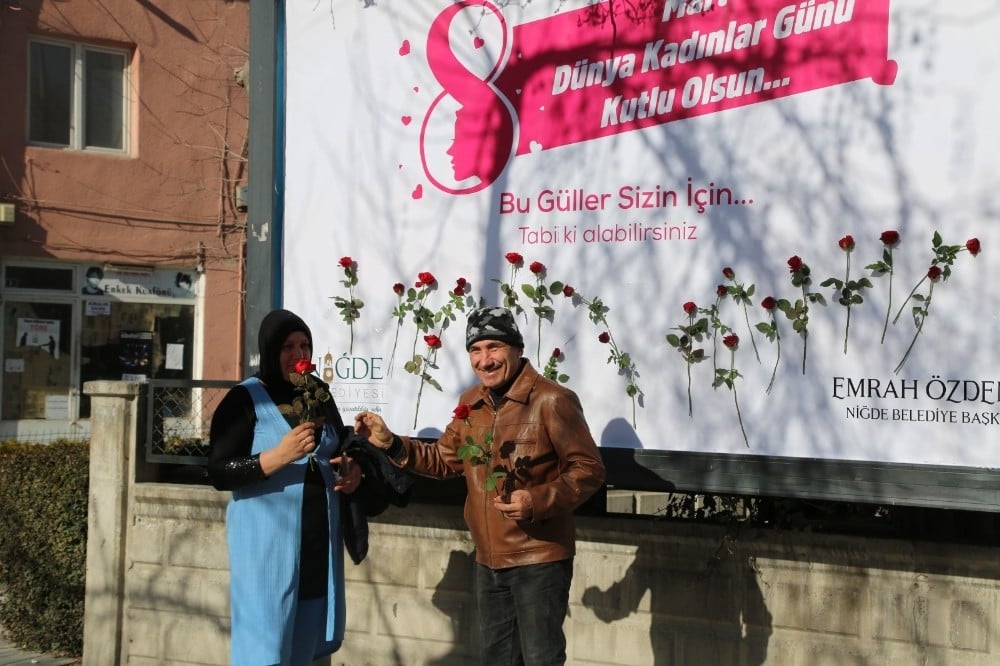 Niğde Belediye Başkanı Özdemir’den Anlamlı 8 Mart Kutlaması 