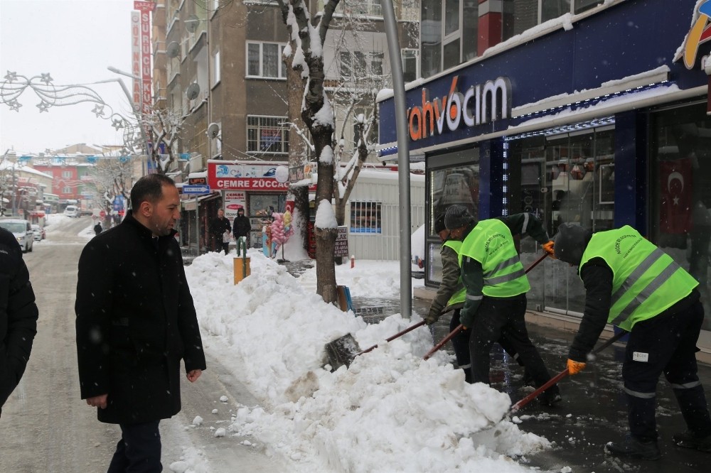 Niğde Belediyesi’nden Karla Mücadele Seferberliği 