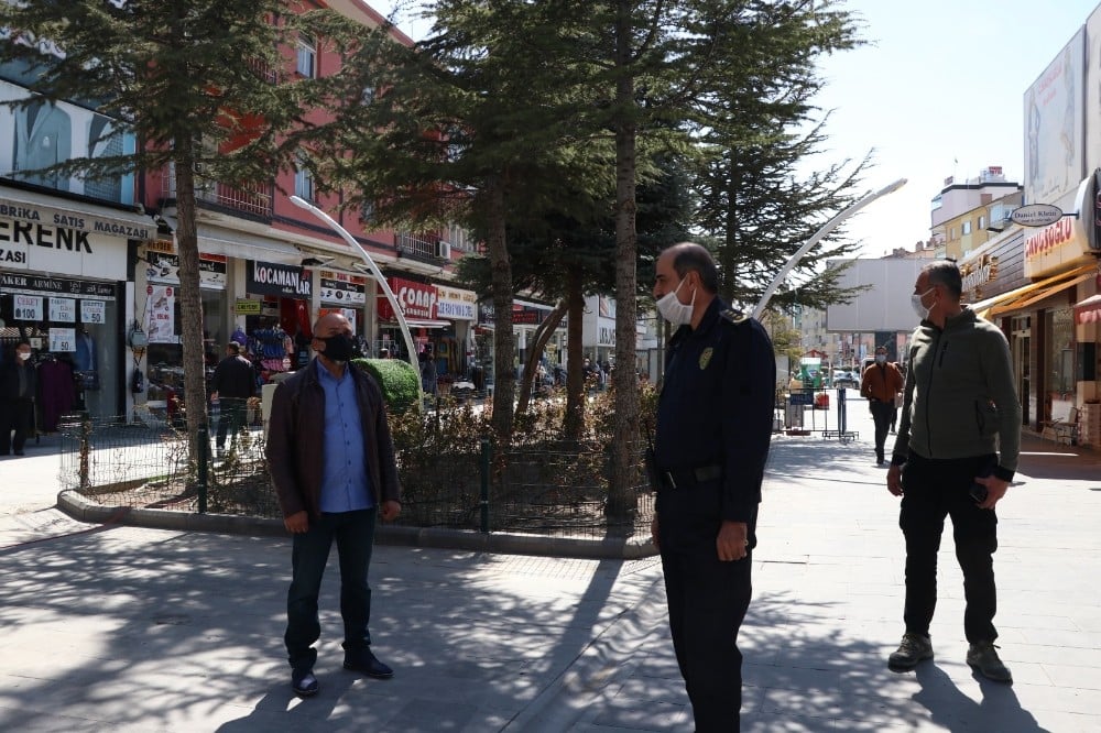 Niğde Emniyet Müdürü Cebeloğlu’ndan sosyal mesafe uyarısı 