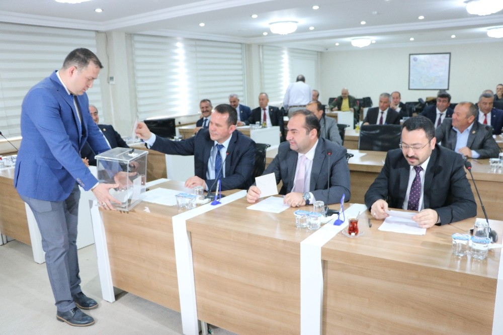 Niğde İl Genel Meclis Başkanı yeniden Bülent Küçüktuna oldu 