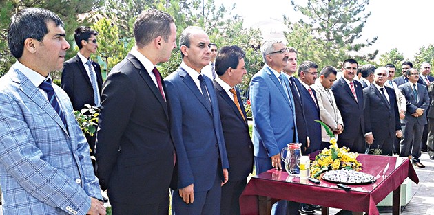Niğde Rektörü’nden Akit düşmanlığı