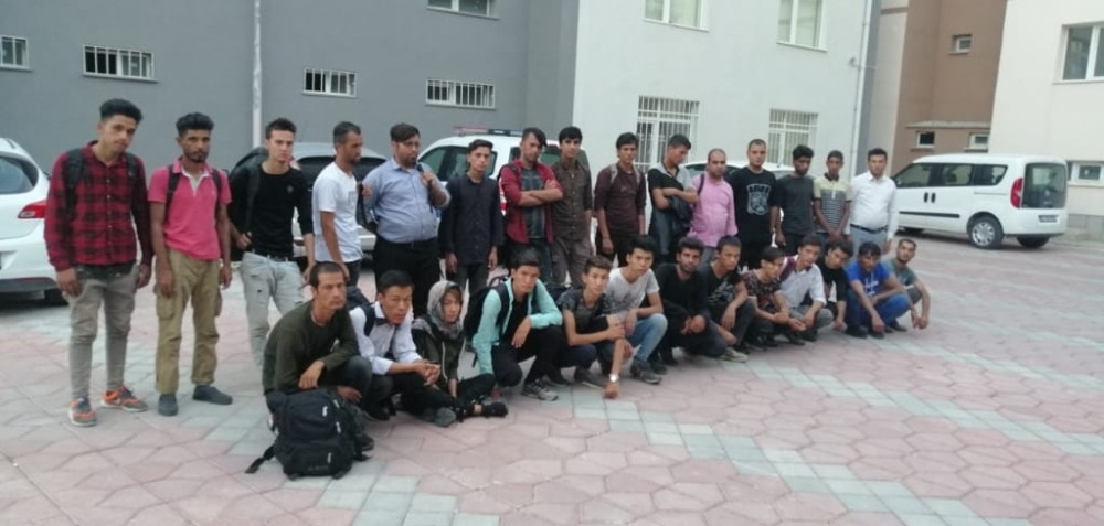 Niğde’de 28 kaçak göçmen yakalandı 