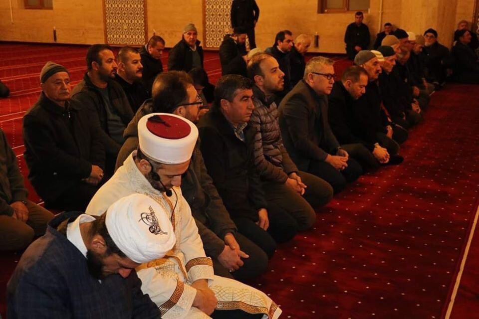 Niğde’de camilerde eller Mehmetçik için semaya kalktı 