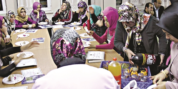 NİĞDE’DE ENGELLİ KIZLAR Kur’an-ı Kerim öğreniyor