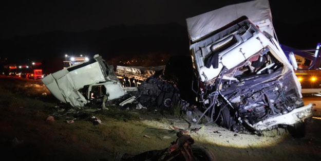 Niğde’de feci kaza: 3 ölü, 4 yaralı