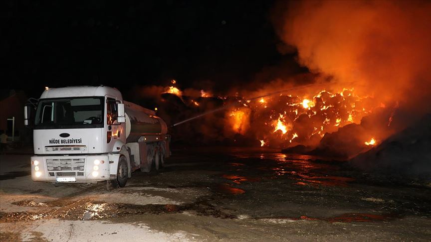 Niğde’de hayvan çiftliğinde yangın