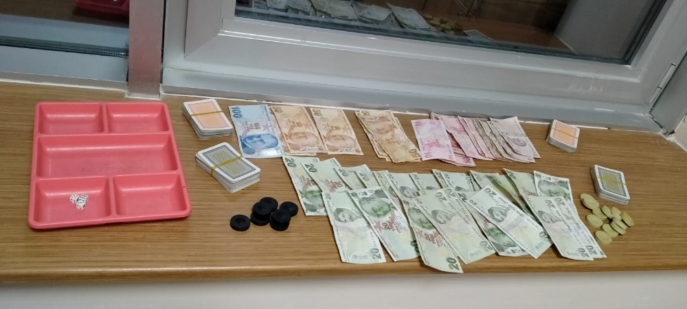 Niğde’de kıraathaneye kumar baskını 