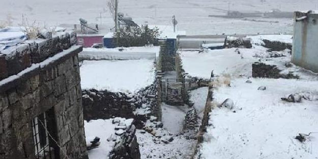 Niğde'de mevsimin ilk karı yağdı