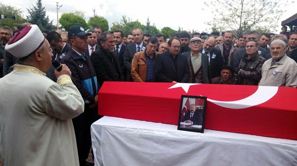 Niğde'de öldürülen başkana belediye önünde veda