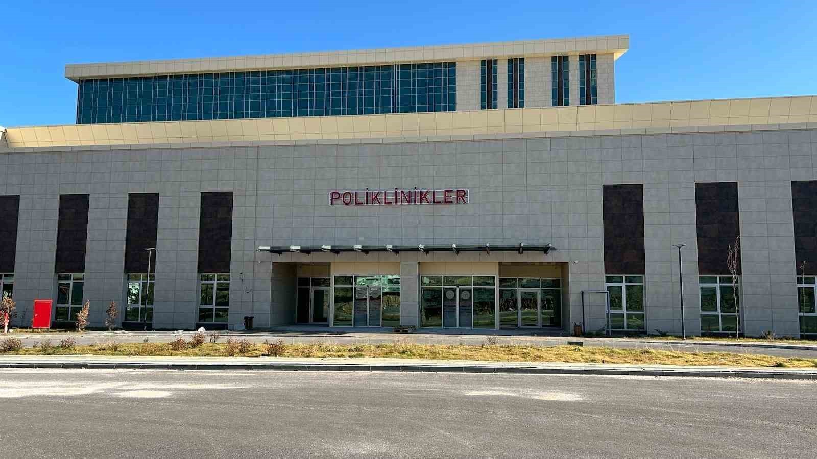 Niğde'de sağlıkta sınıf atlatan hamle! Artık 'açık ameliyat' tarih oluyor: 4 yeni cihaz hizmete girdi