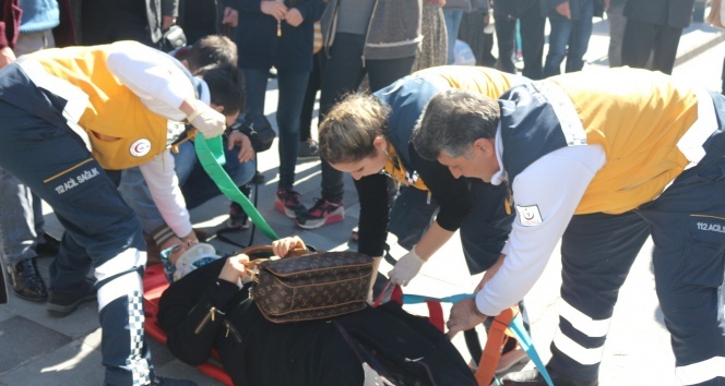 Niğde’de yaşlı kadına otomobil çarptı