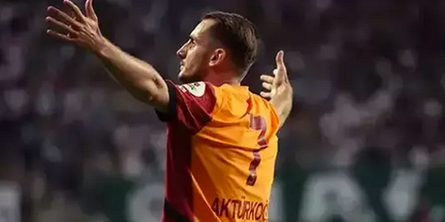 Nihat Kahveci'den Galatasaraylı o oyuncuya ilginç yorum geldi! Kendisi de inansa bari oyuncunun...