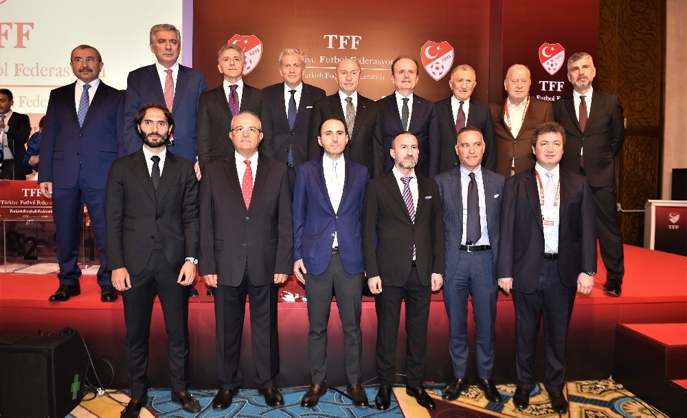 Nihat Özdemir: 