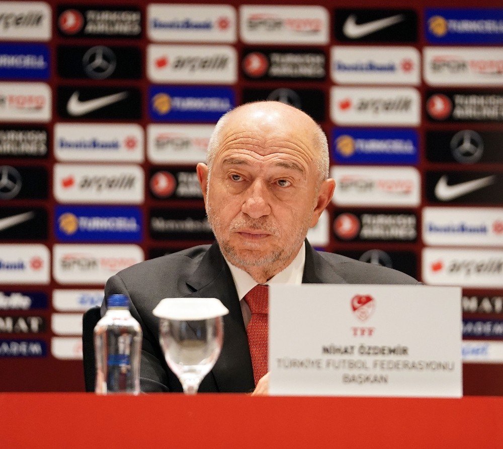 Nihat Özdemir: 