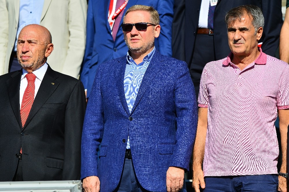 Nihat Özdemir ve Şenol Güneş, Başakşehir-Sivasspor maçında 