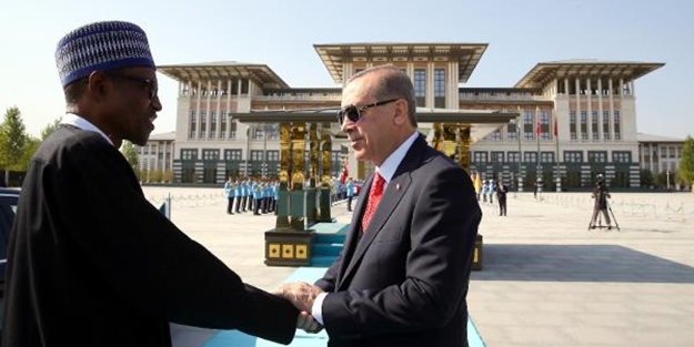 Cumhurbaşkanı Erdoğan'dan sıcak karşılama