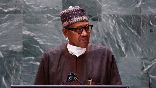 Nijerya Devlet Başkanı, ülkesindeki yakıt kıtlığından dolayı özür diledi