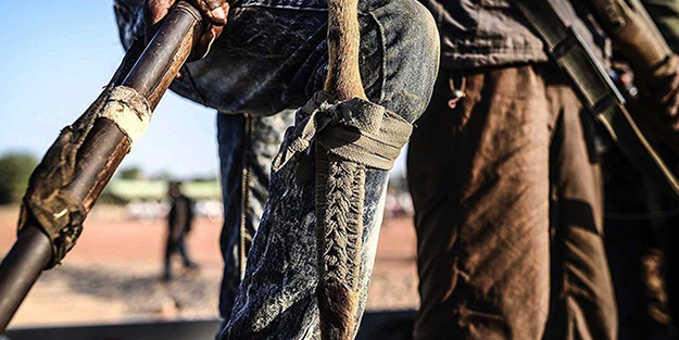 Nijerya'da askeri üsse saldırı!