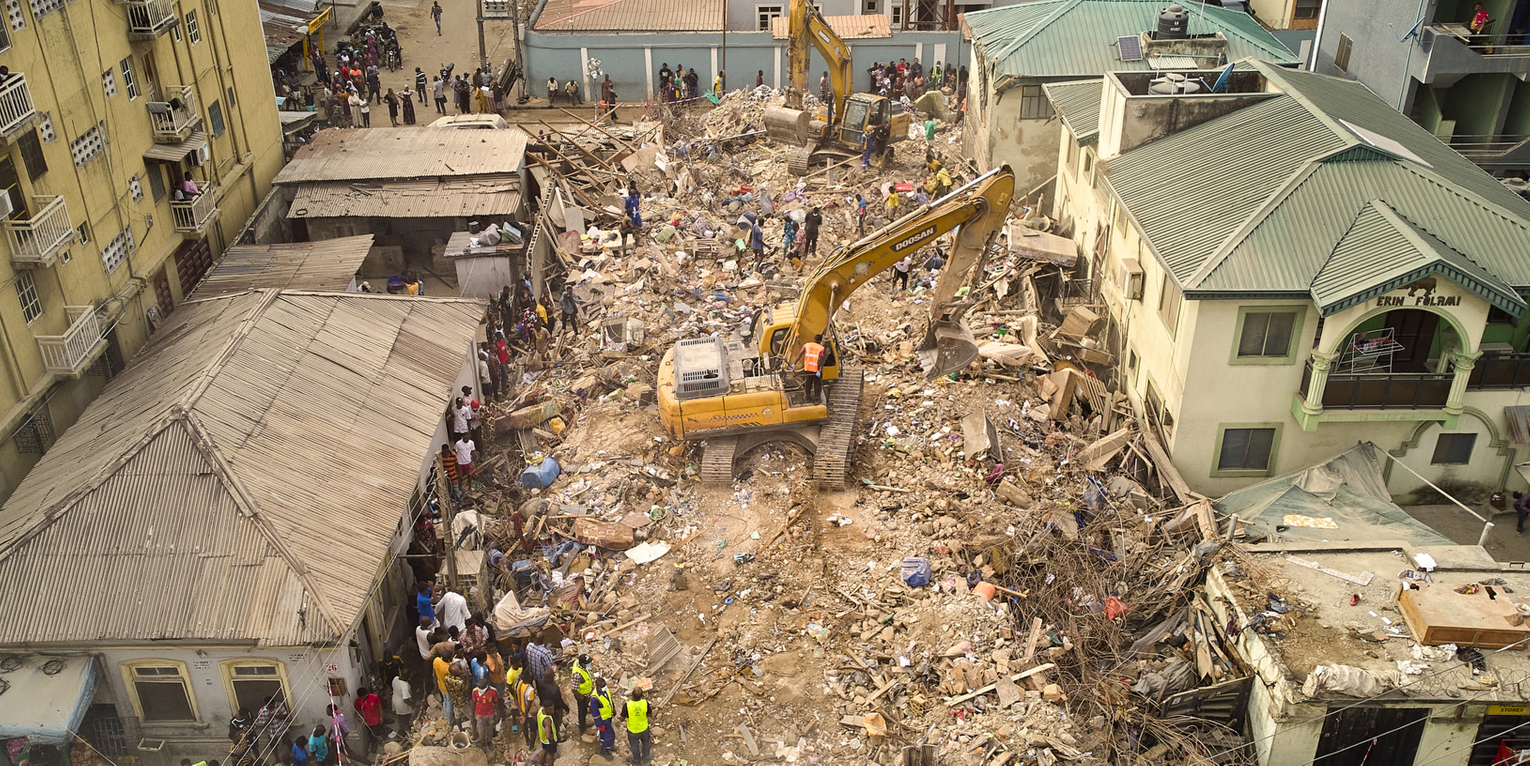 Nijerya'da feci olay! 3 katlı bina çöktü, çok sayıda ölü var