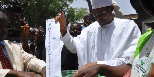 Nijerya'da güvenlik alarmı seçimleri erteletti