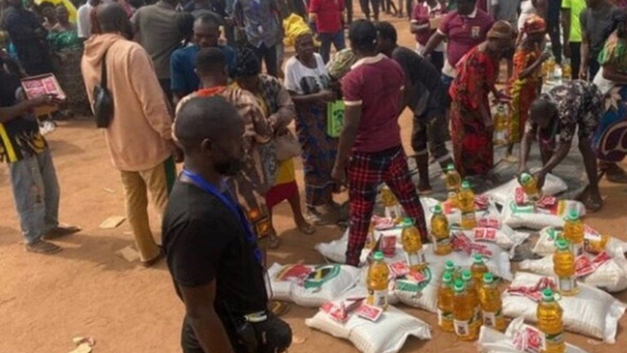 Nijerya'da insani yardım dağıtımında izdiham! 22 ölü!