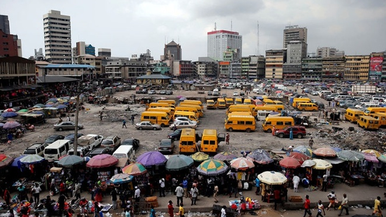 Nijerya'da izdiham: 32 çocuk öldü!