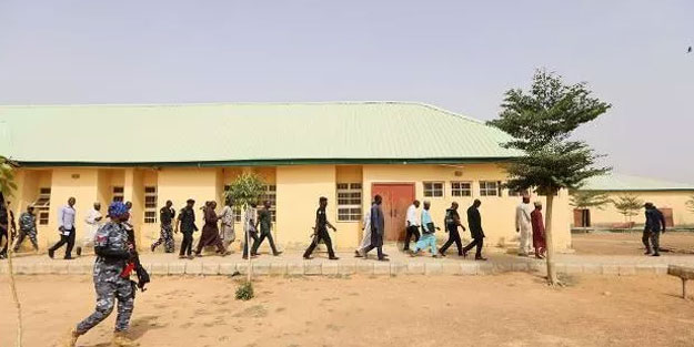 Nijerya'da kaçırılma korkusu okul kapattırıyor
