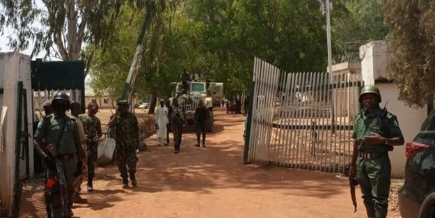 Nijerya'da silahlı kişiler 23 kişiyi kaçırdı