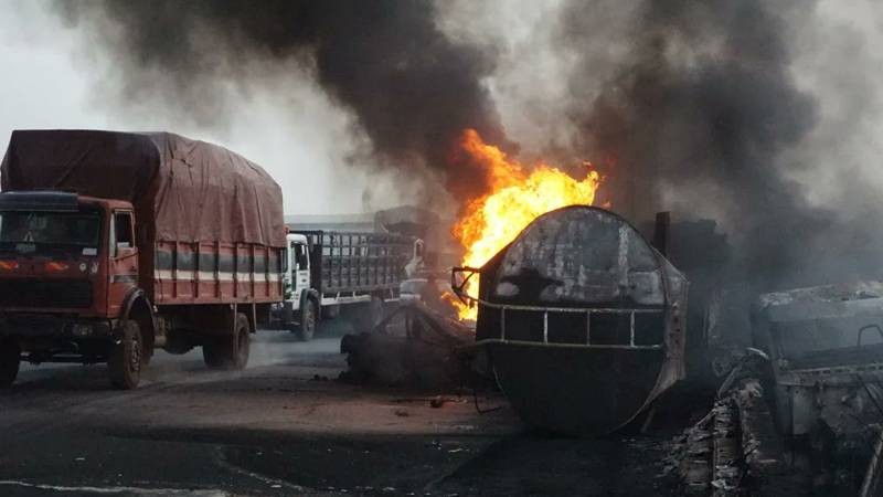 Nijerya’da yakıt tankeri faciası: En az 70 ölü