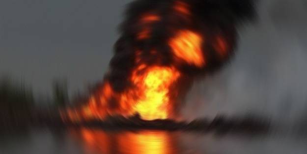 Nijerya'da yasa dışı petrol rafinerisinde patlama: En az 25 ölü