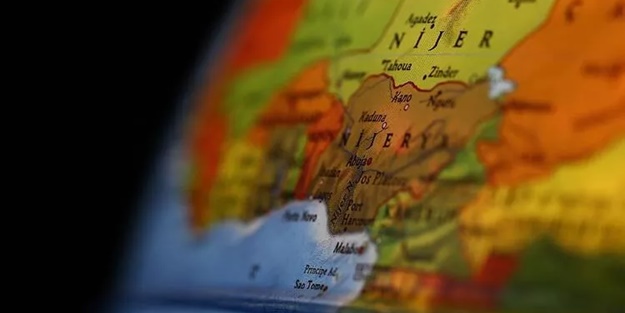 Nijerya'da yolcu taşıyan tekne battı! Ölüler ve kayıplar var