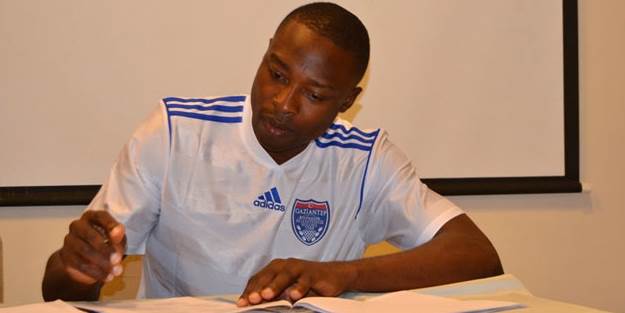 Nijeryalı forvet takımından ayrıldı